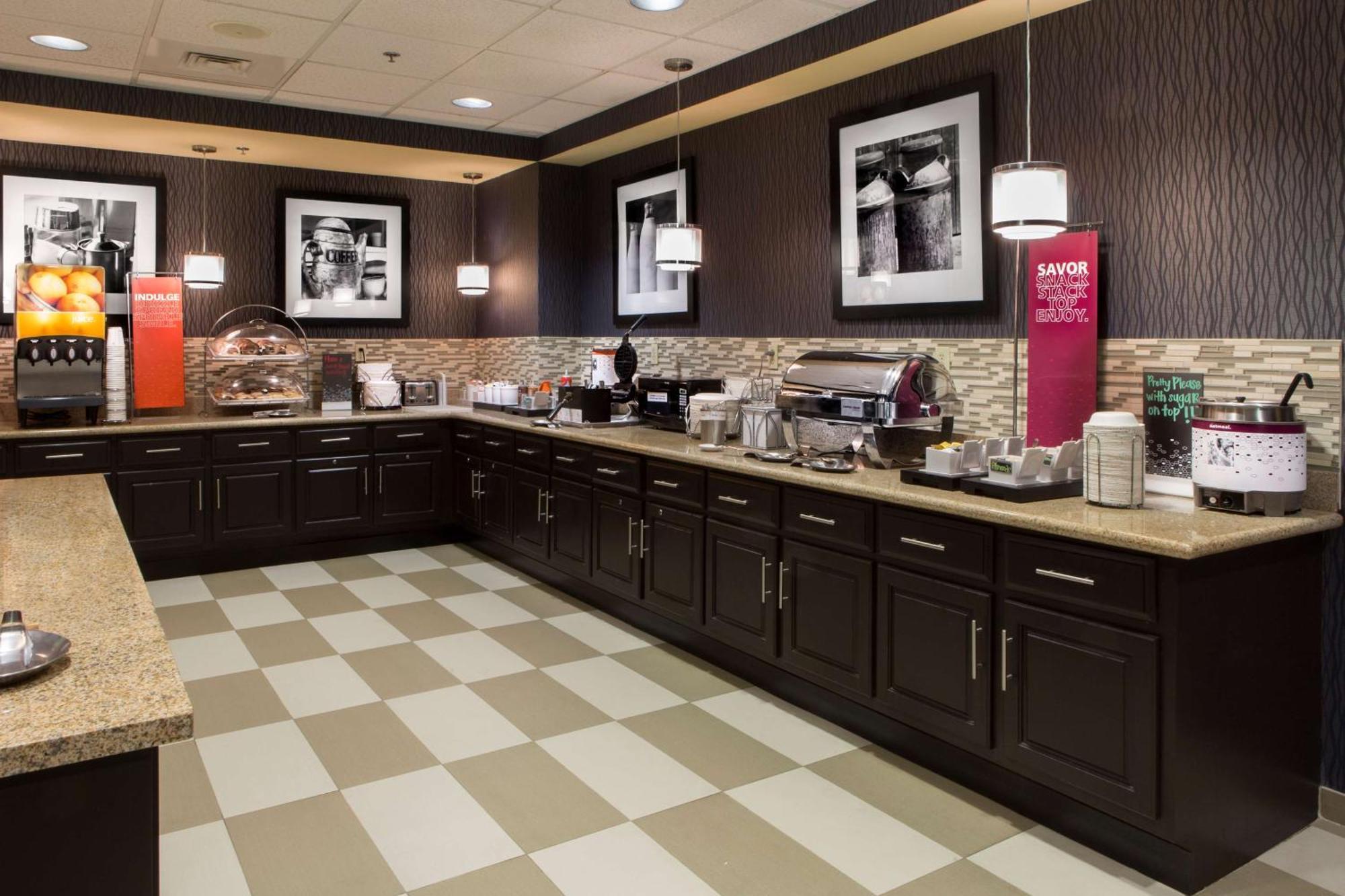 Hampton Inn Troy Exteriör bild