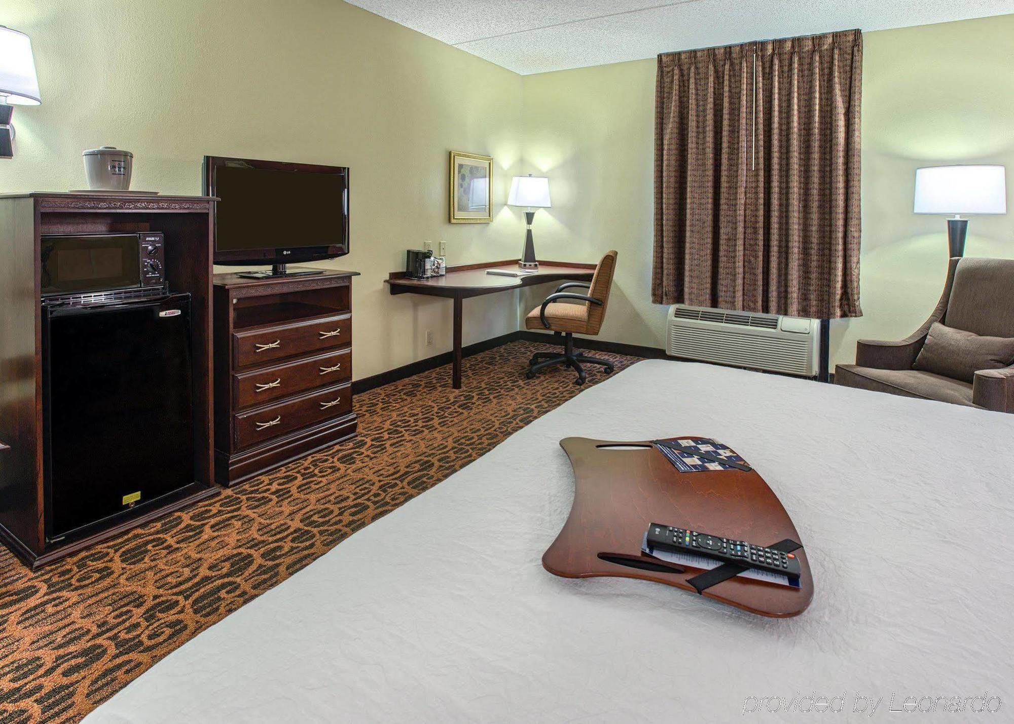 Hampton Inn Troy Exteriör bild